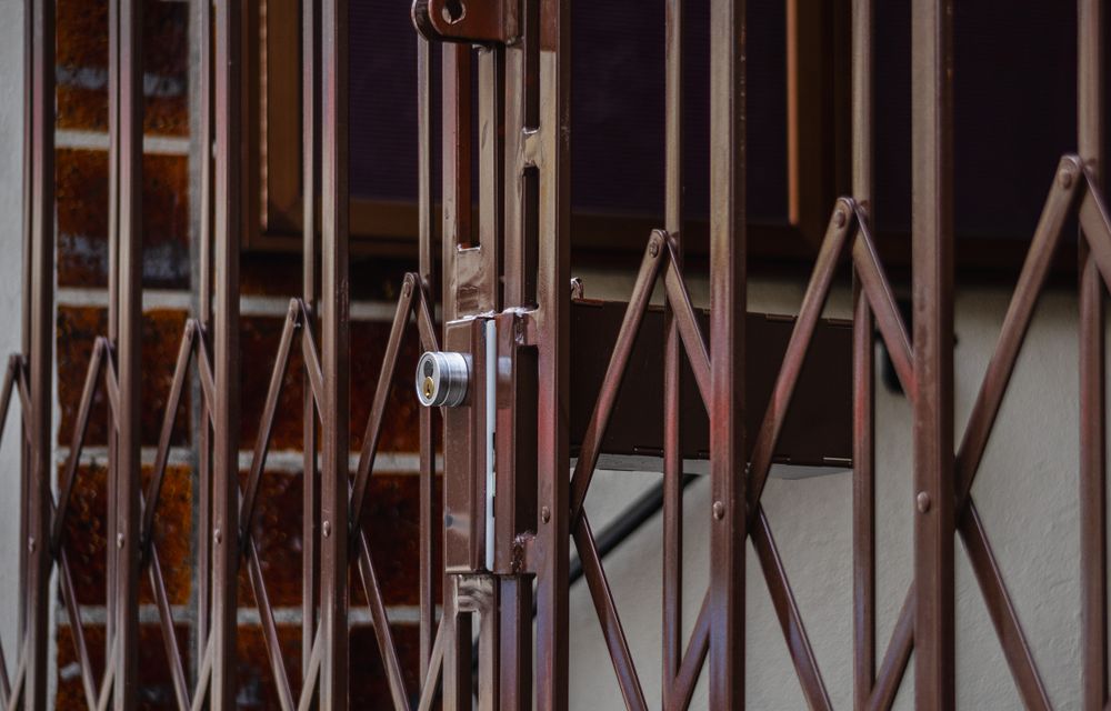 Home security gate