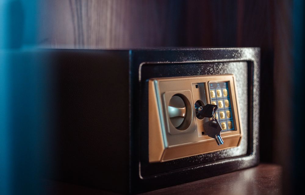 Electronic safe